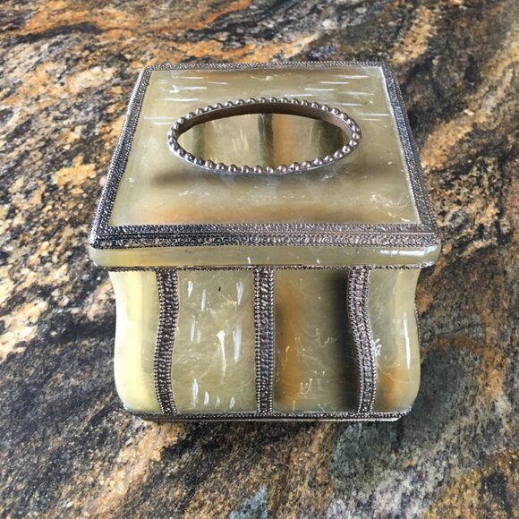Vintage Resin Tissue Box Cover - Picture 3 of 11